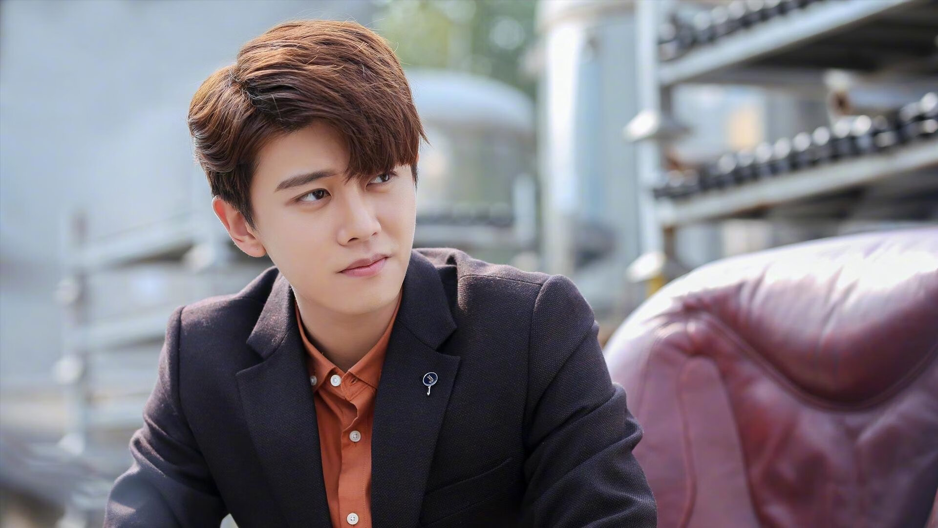 攀登巨岩：登山者的极限挑战，极限攀岩视频